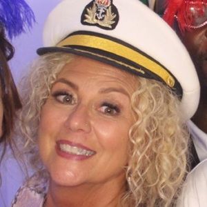 Meet your Posher, Flavia